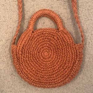 Universal thread crossbody purse